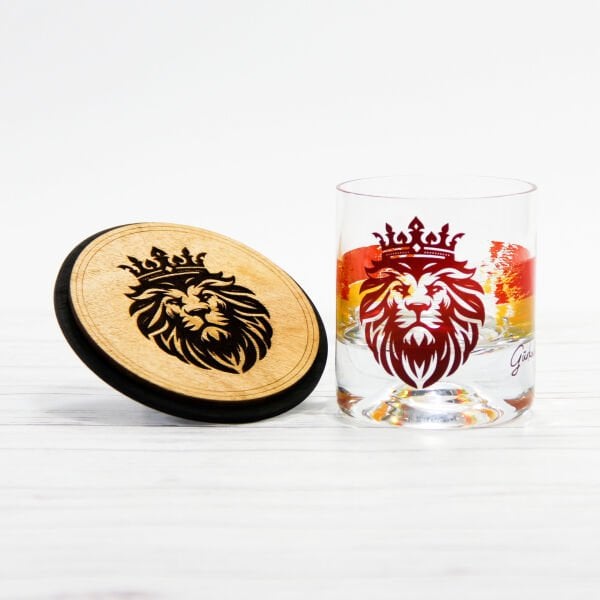 Aslan Figürlü Viski Bardağı ve Ahşap Altlık
